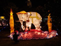 Chiang Mai Loi Krathong (auch: Loy Krathong, Thai ลอยกระทง) ist das Lichterfest, das in Thailand landesweit am Tag des Vollmonds im zwölften Monat des traditionellen thailändischen Lunisolarkalenders gefeiert wird. Es fällt üblicherweise in den November.