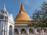 Der Phra Pathom Chedi (Thai: พระปฐมเจดีย) ist mit 127 m der höchste buddhistische Chedi weltweit. Der Chedi steht in der Stadt Nakhon Pathom.